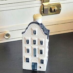 Delft Blue miniature house number 79